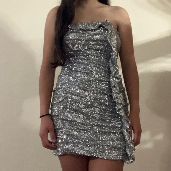 Zara Limited Edition Sequin Strapless mini dress Size: XS - Picture 6 of 9